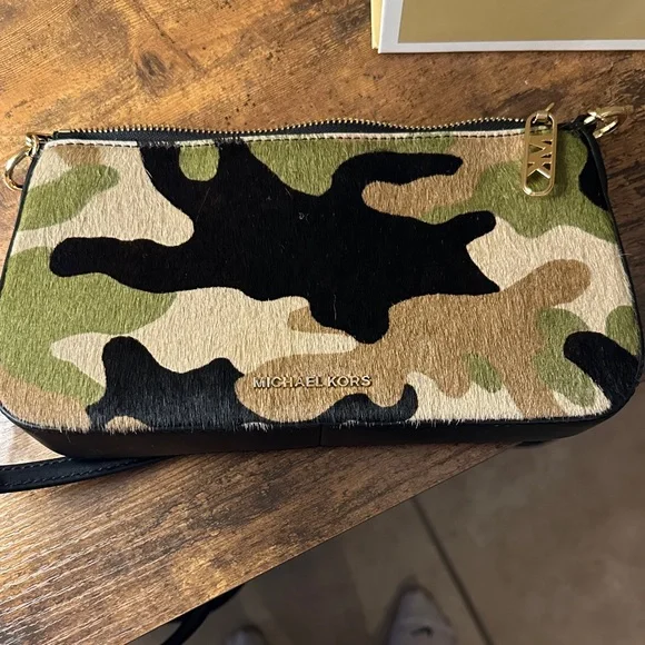 Michael Kors Camouflage Empire Medium Chain Pouchette - Picture 3 of 8